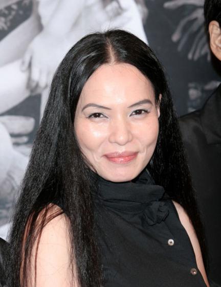 曾是滚石当家女歌手,却被丈夫抓奸并赔800万,今63岁仍单身_潘越云