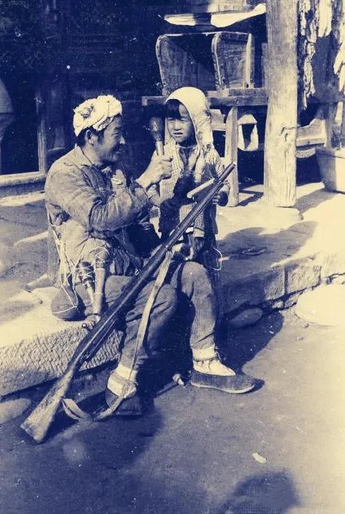 老照片里的故事抗战时期民兵队真实模样和电视剧里有所差别