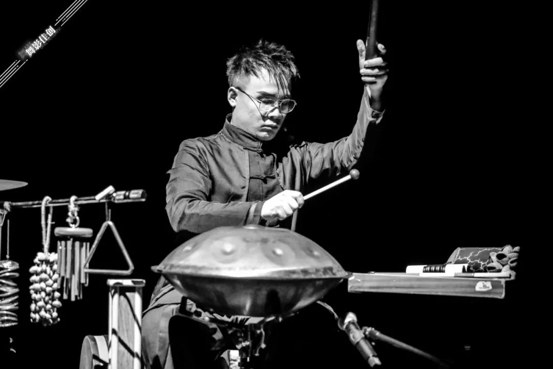 赵浩阳,金焕文,熊紫晴,王艺霏,蒋瑾舞者:李源欣鑫