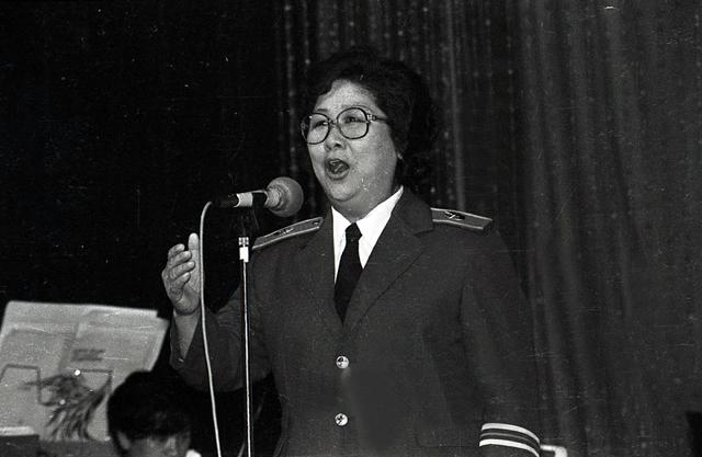 难忘马玉涛,被王昆发现的中将歌唱家,如今84岁了,看近照令人心痛