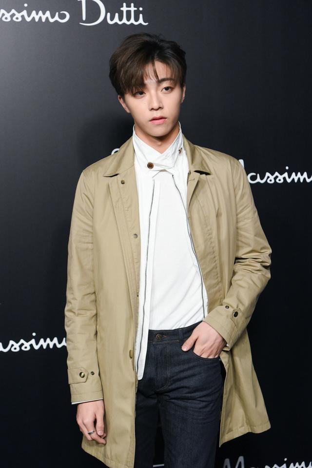 陈立农的风衣穿搭,乖巧又帅气