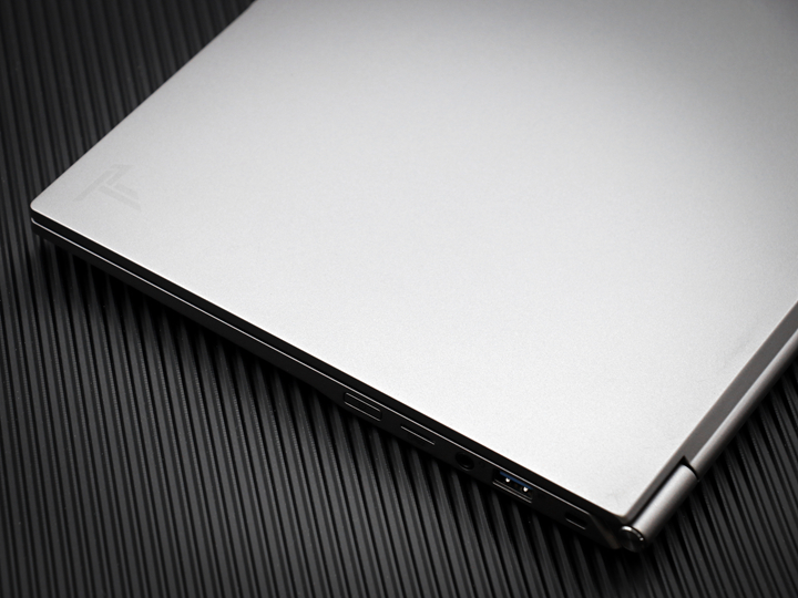 超轻机身长效续航雷神mixbookair评测