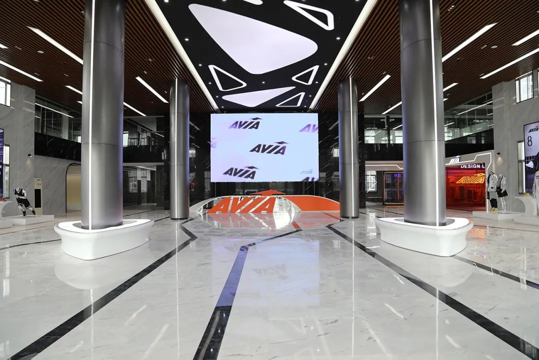 江西省委副书记兼赣州市委书记李炳军走访江西新百伦领跑集团