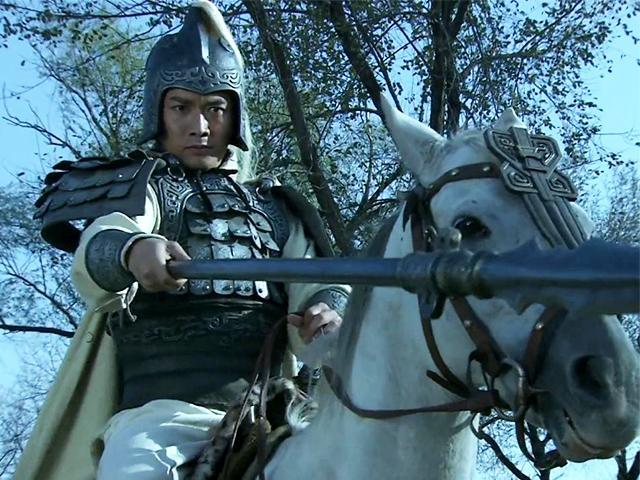 三国演义中最大的笑话,白衣"小将"赵云居然比诸葛亮还要大23岁