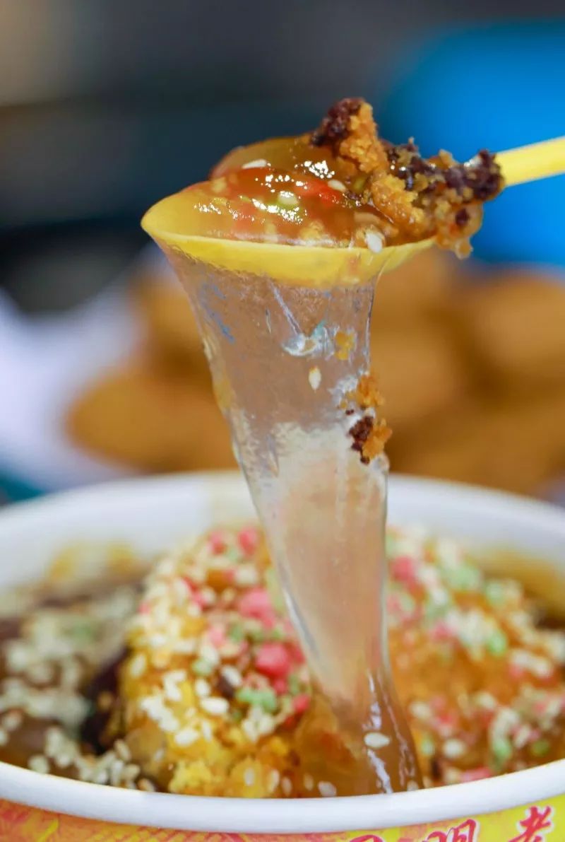 嘴里溢出的是米糕和藕粉混在一起的清香又不会因为调糕的干涩而觉得哽