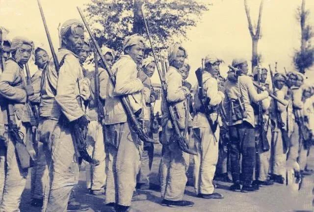 老照片里的故事抗战时期民兵队真实模样和电视剧里有所差别