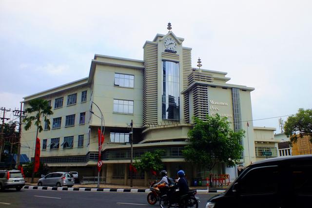 除首都雅加达外印尼第二大城市也是如此繁华比肩国内二线城市