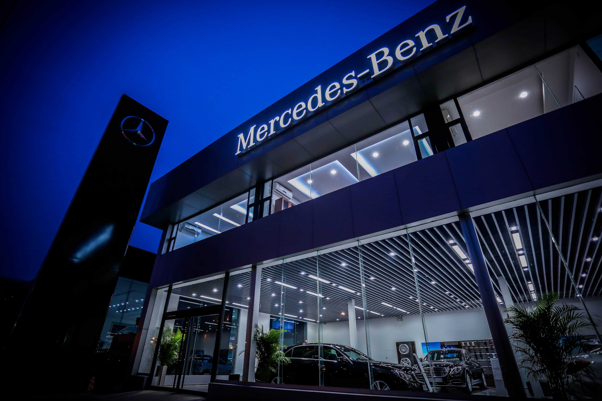 深度调查:消费者,经销商如何看待车企直播卖车,能促成订单吗?_汽车