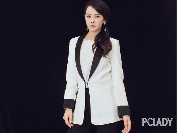 伊能静晒与儿子,女儿温馨同框,分享宅在家中的幸福时光