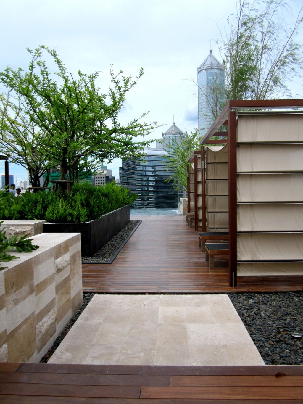 如果你平时喜欢种些植物花草,并且想要有一个自己的私家小花园,那么