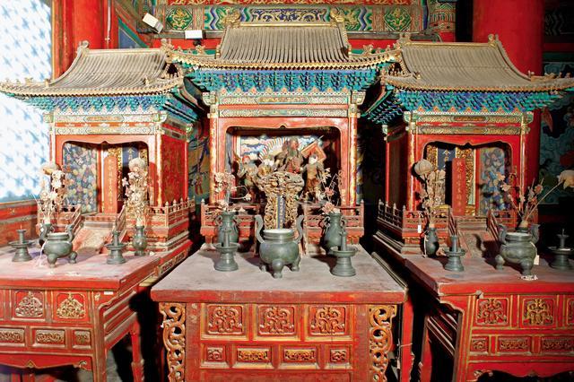 钦安殿常年是不对外开放的,只有少数电视节目采访入内拍摄过,我们也得