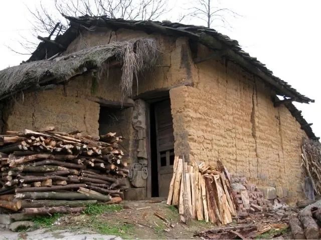 《论六家要旨》中记载"堂高三尺,土阶三等,茅茨不翦,采椽不刮……夏日