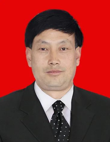 甘肃泾川,大学学历,理学学士,现任市酒钢三中教导处主任(副高级职称)