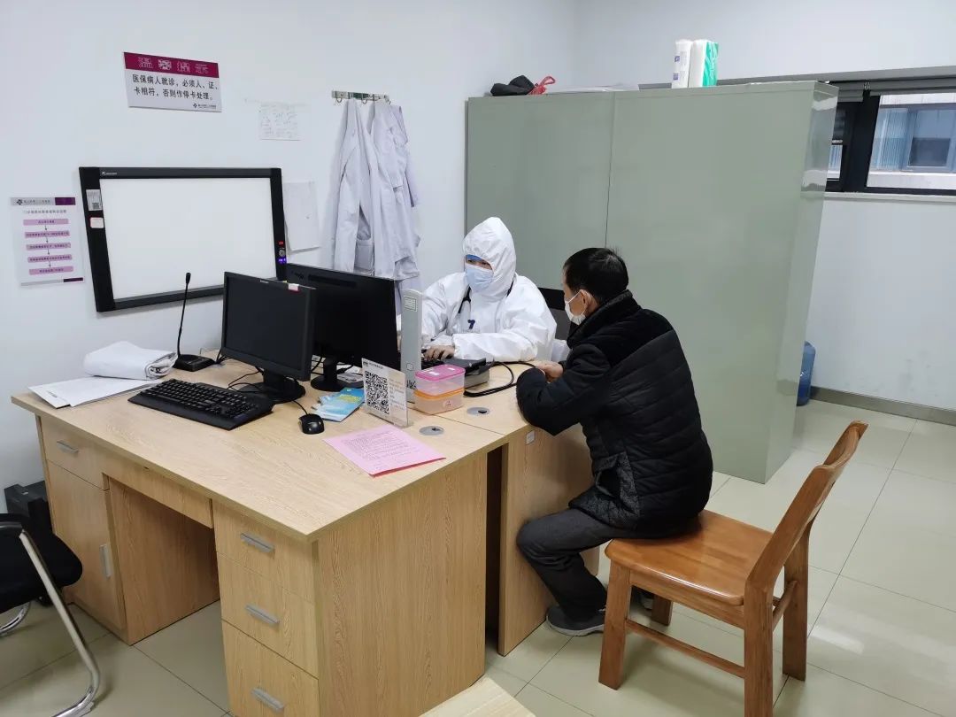 在新型冠状病毒肺炎疫情防控的特殊时期,我院从预检分诊,一人一诊一室