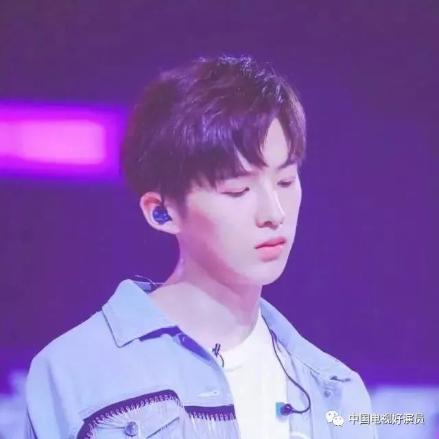 男二张昊天的扮演者是敖瑞鹏.