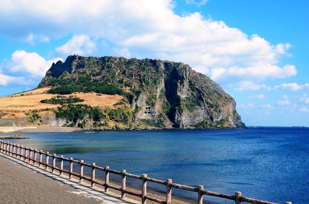 济州岛是韩国最大的岛屿,也是韩国著名的旅游景点-搜狐大视野-搜狐新闻