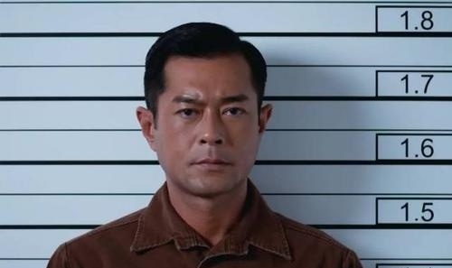 吴京在拍摄《战狼》系列的时候因为剧情需要被送进了监狱,但进去之前