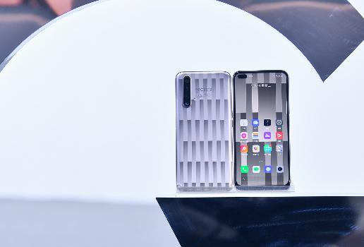 设计感超强的5g手机realme真我x50大师版线来袭外观独一无二