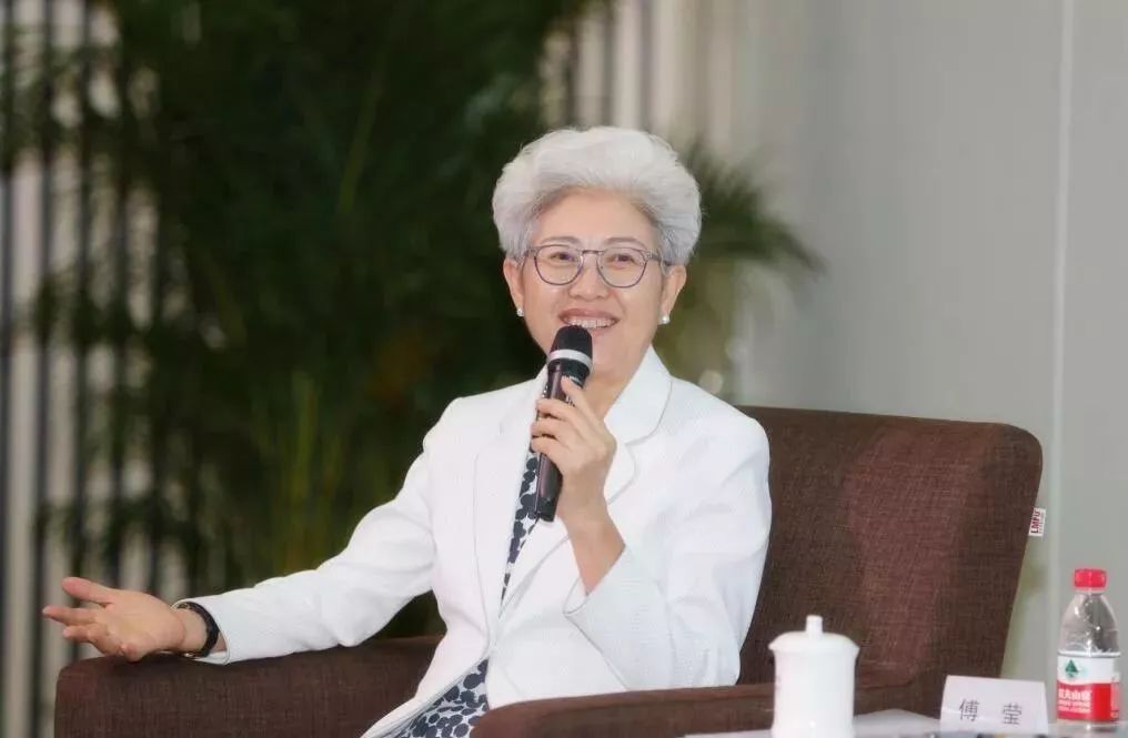 67岁前外副部长傅莹不仅回怼美国议长还给了退休人这些建议