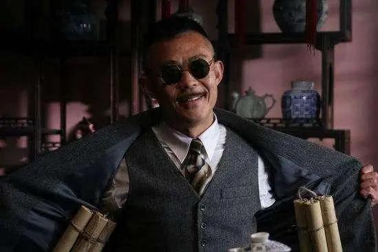 他是军统顶级特工,24岁当教授,27岁成杀手,66岁当"总统顾问_王亚樵