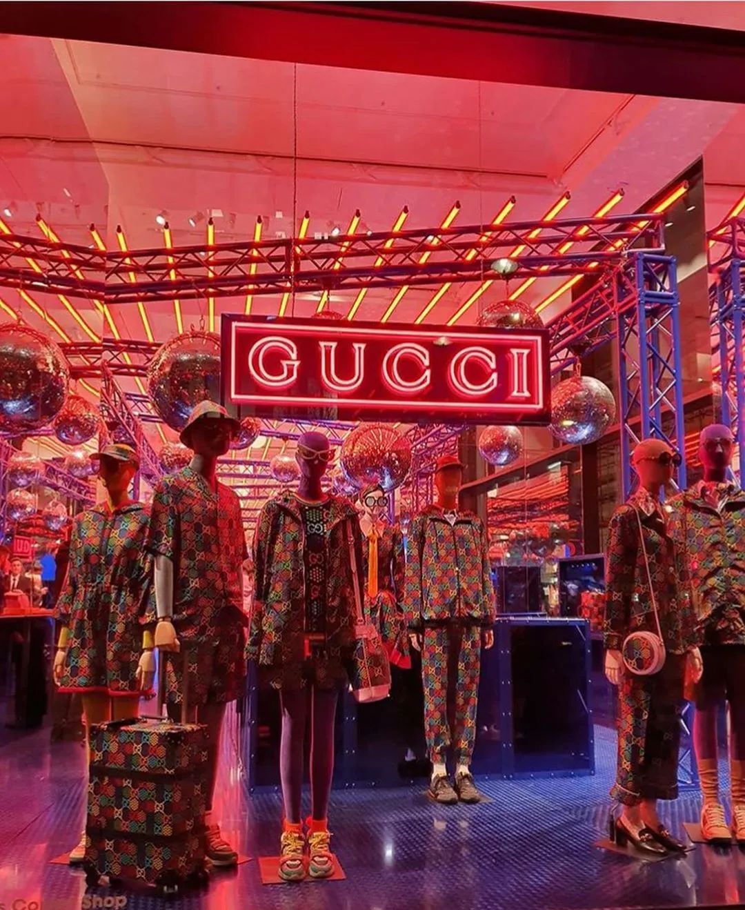 gucci70年代蹦迪正确打开方式