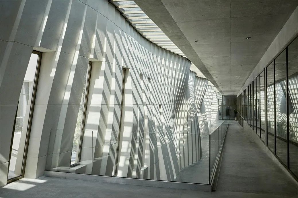 流动的空间曲线设计3款