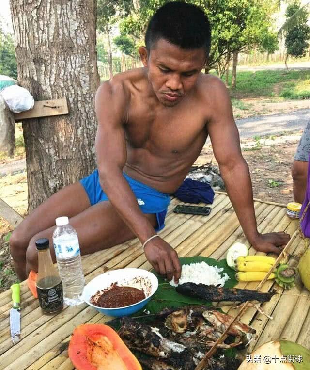 播求37岁为何依然状态巅峰至今守身如玉自己种田吃原生态食物