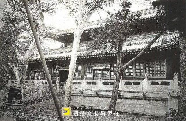 管理故宫内宗教的总衙门,在建福宫花园南侧,溥仪出宫前一把大火把建福