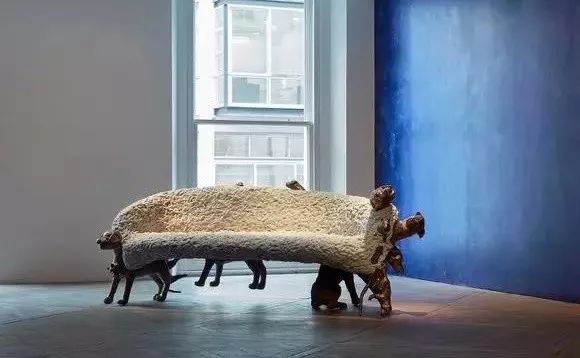 看到这些奇怪的椅子就像大脑吃了薄荷糖一样爽