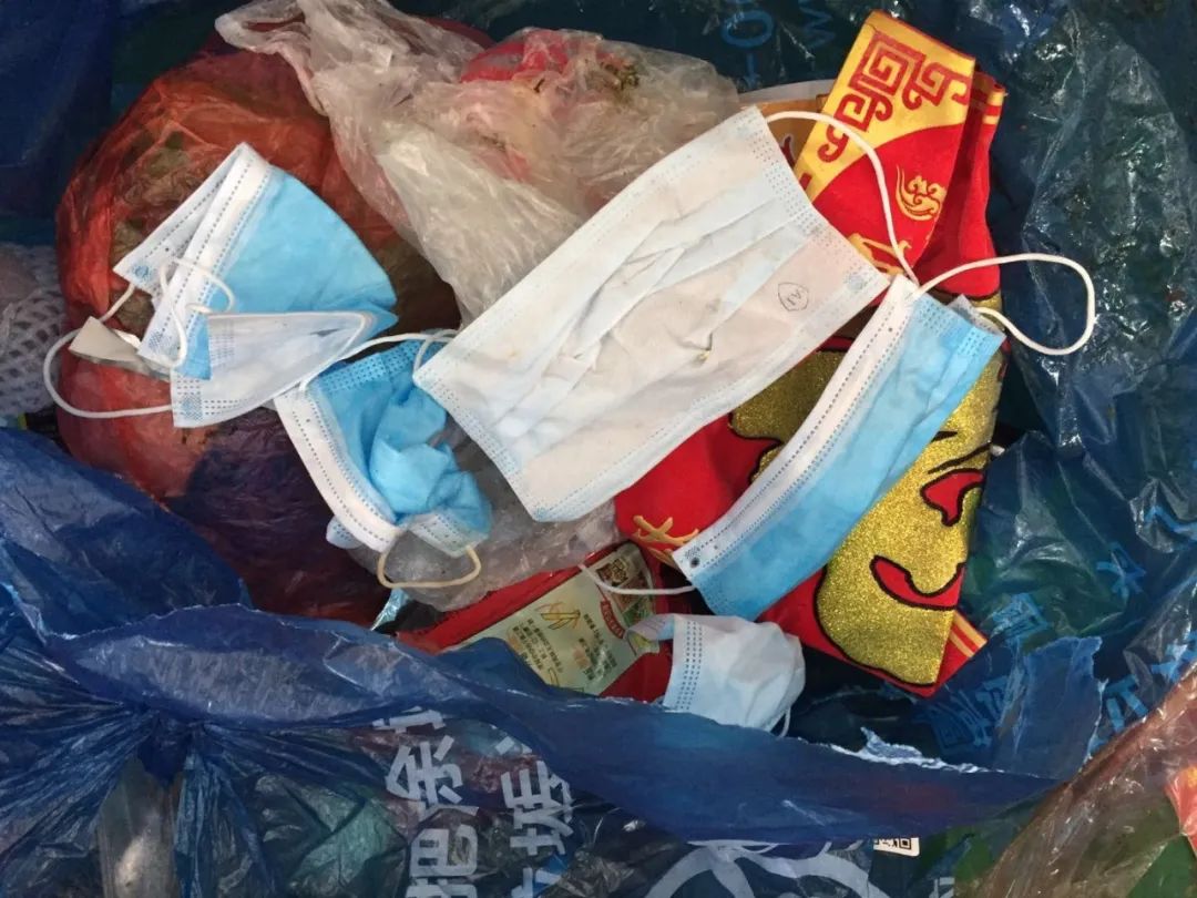 垃分福尔摩斯破解口罩乱扔迷案