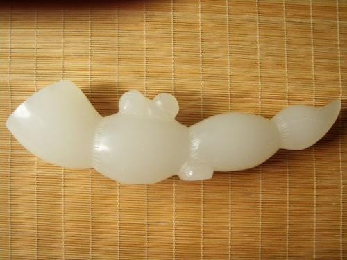 古话常言"玉藕金芙蓉,无称我莲子;金莲小步移,玉藕