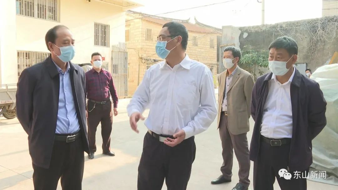 黄键鹏深入检查指导春耕备耕工作统筹推进疫情防控和春耕生产