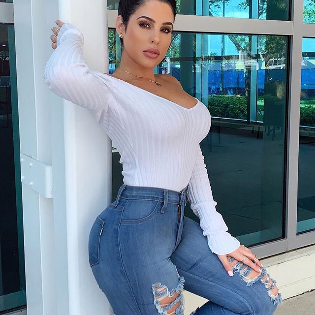 鲜为人知的,性感模特兼歌手的丰唇混血儿美女斯蒂芬妮 _acevedo