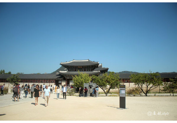 在守门将士的带领下,按照守门将士,守门士兵,承政院注书,掖庭署司钥