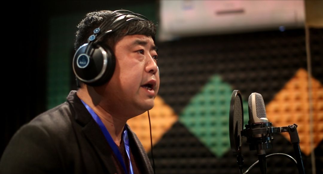 章建峰,李普编曲,由曹刚林,陈相宇作词作曲,《白衣战士的胸怀》