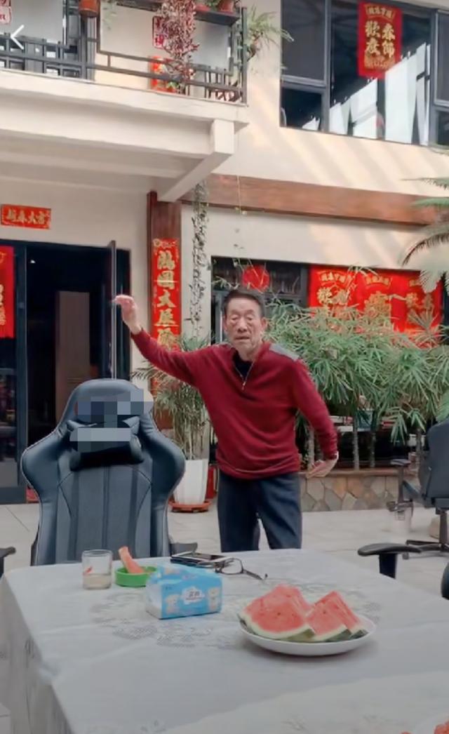 相声大师杨少华豪宅曝光三层小楼院子超大