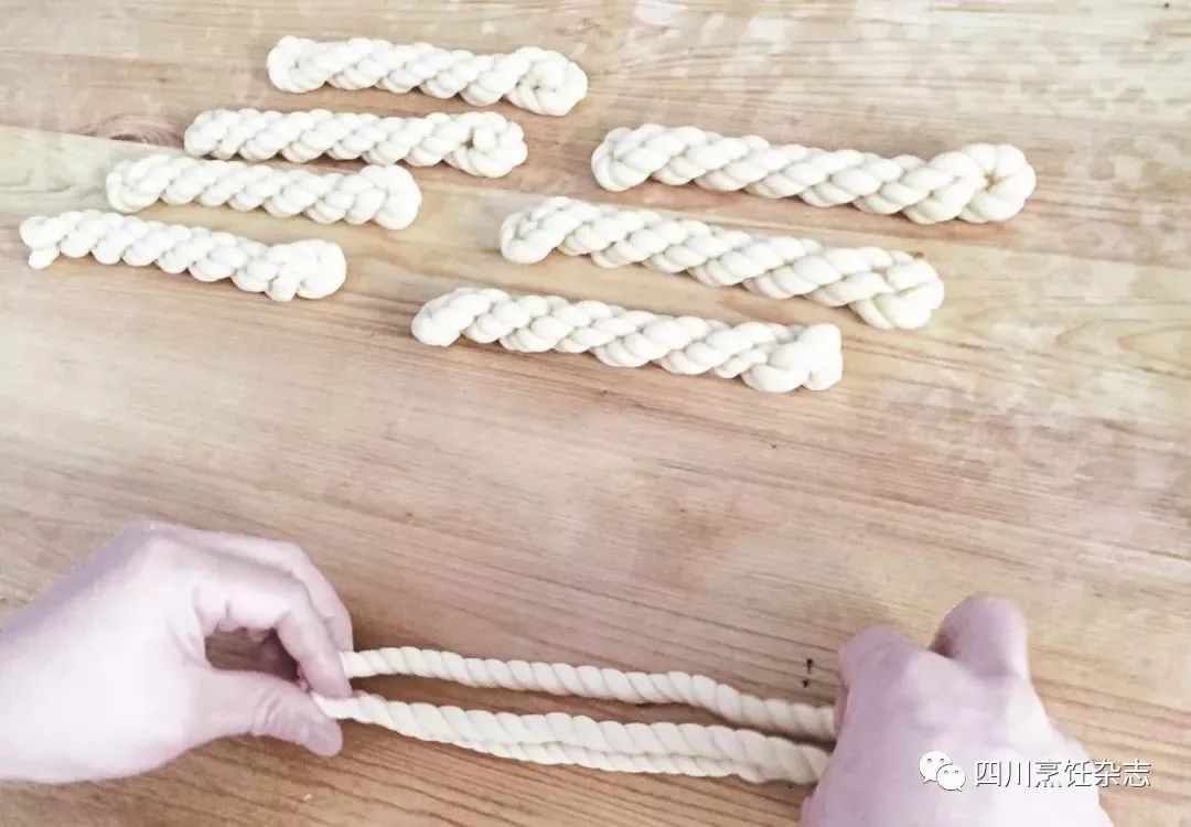 3步详解发面步骤vs名小吃搓绳麻花制作方法