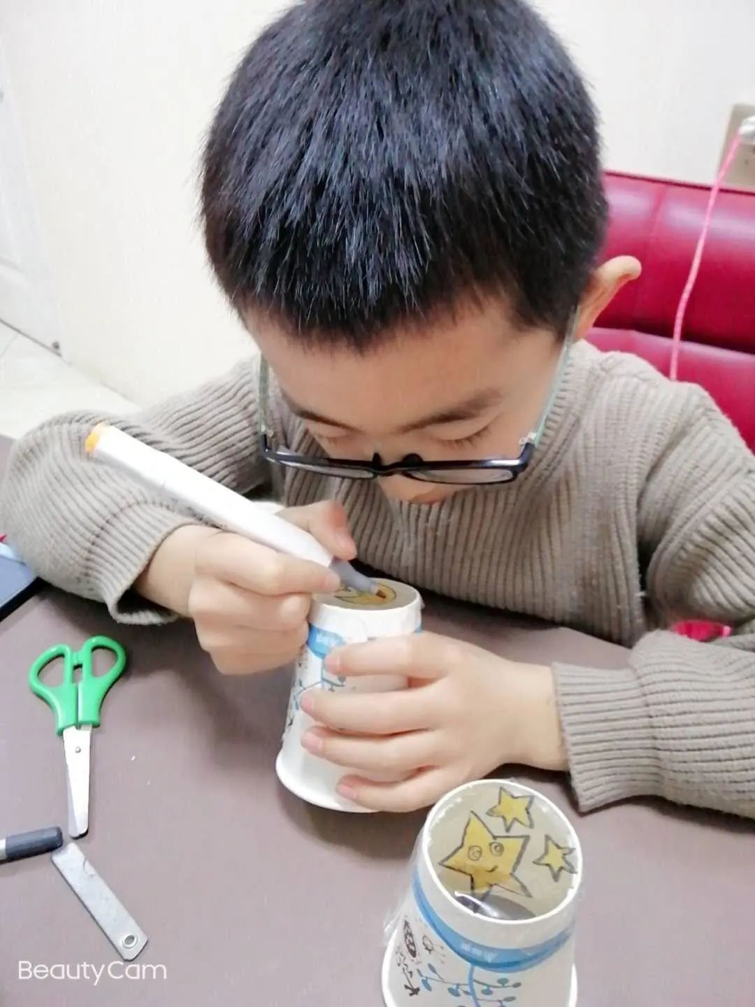 手工制作投影仪 线上教学受欢迎