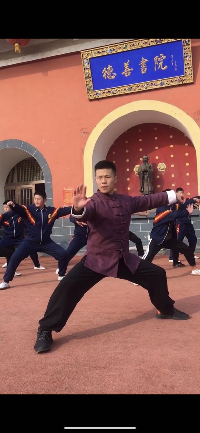 凌霄龙让国术讲堂走进千家万户