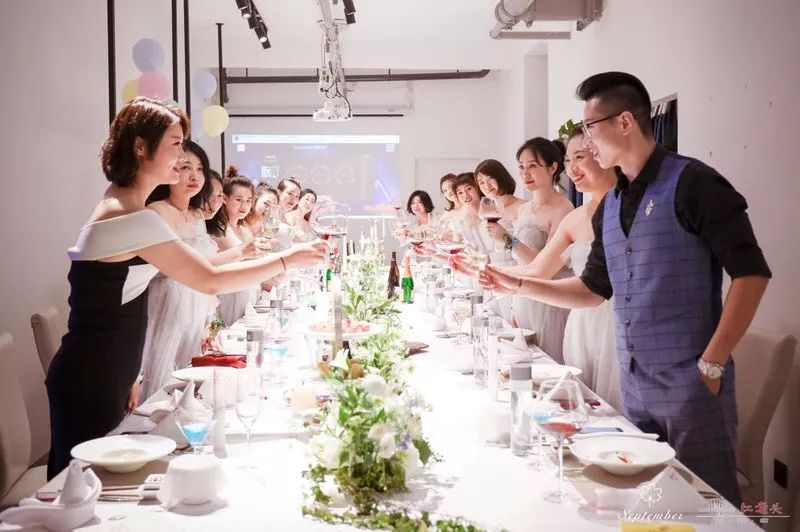 红老头创意淮扬菜专业外烩团队承办家宴,私宴,交友,求婚公司年会等