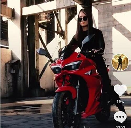 抖音红人之玲爷