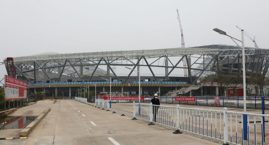 不远处的六安"鸟巢"——六安市体育中心项目也已进入全面复工"加速