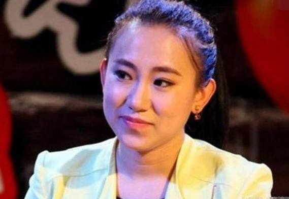 丫蛋离婚后女人味十足微博回应离婚原因王金龙太过分