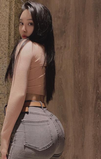 她是人气网红,被封中国版卡戴珊,网友:比卡戴珊还美