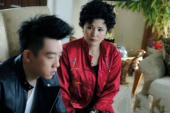 李易峰的神秘母亲不简单家世显赫年轻时是女神