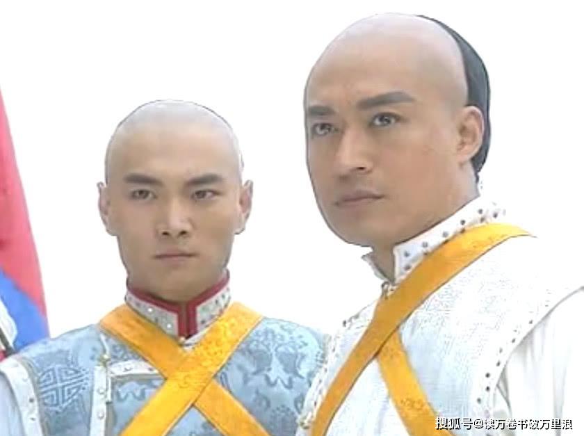 因此一直深受宠爱,年仅13岁就受封贝勒,统领正白旗