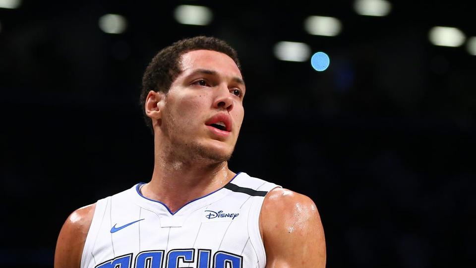 但据报道,目前步行者总经理凯文-普里查德正在寻求阿隆-戈登的潜在