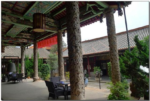 龙云灵源别墅地址:五华区翠湖北路5号袁嘉谷故居坐西朝东,占地面积