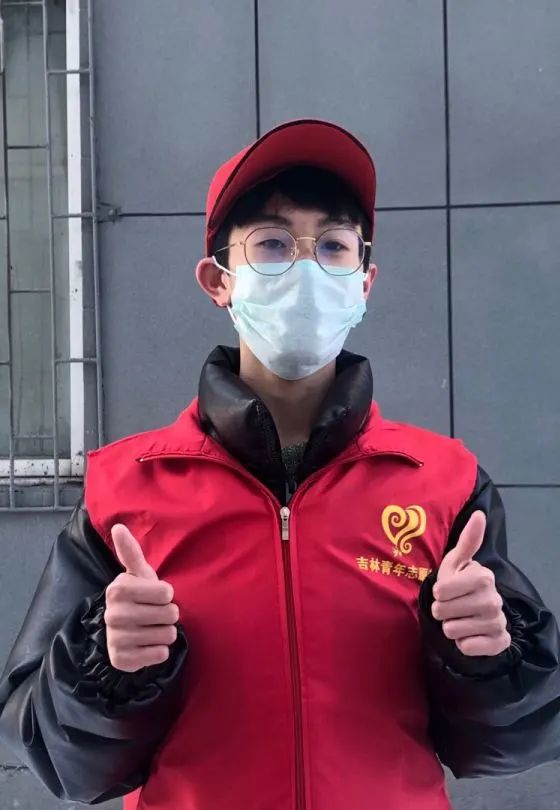 青春之花在疫情防控工作中绽放长白朝鲜族自治县返家乡大学生志愿者在