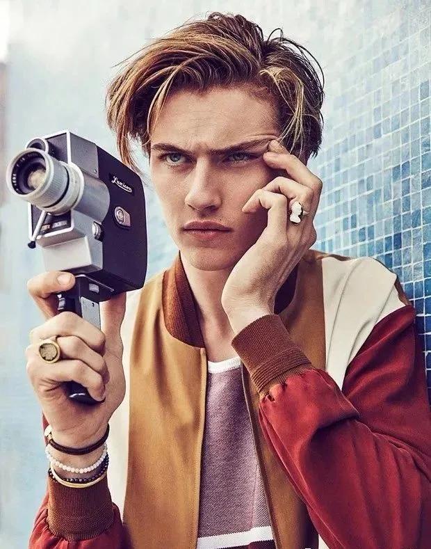 那你一定不会对他的照片陌生年22岁的幸运蓝,三年前已经与前女友育有